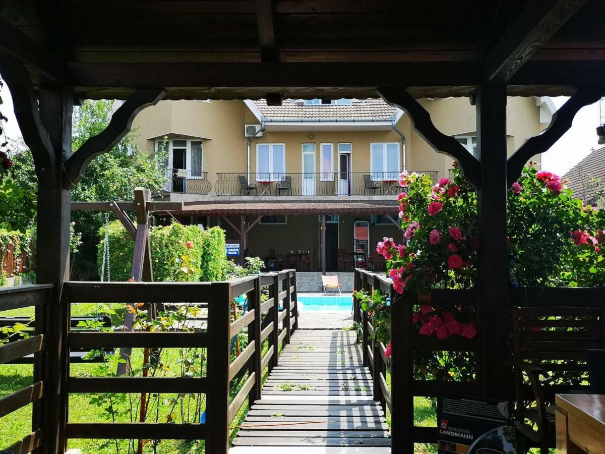 Pensiunea Full Târgu-Mureş Exterior foto